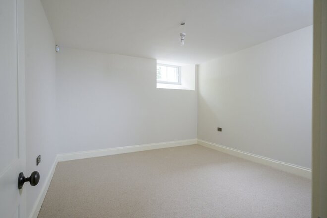 Oakfield, Batht, BA1