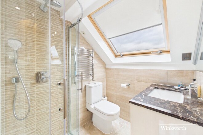 Edgwarebury Lane, Edgware, HA8