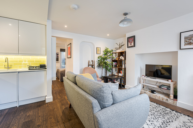 Clapham Road, UK, SW9