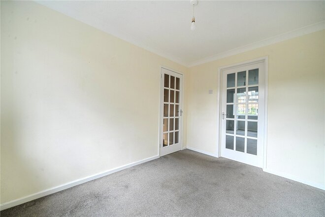 Riverside Gardens, Hampshire, SO51