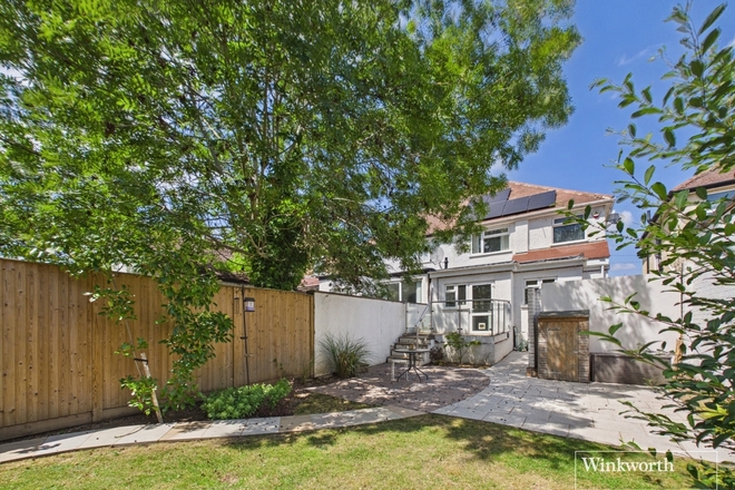 Deanscroft Avenue, London, NW9