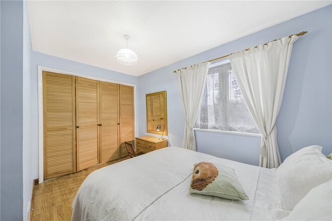 Isambard Place, London, SE16