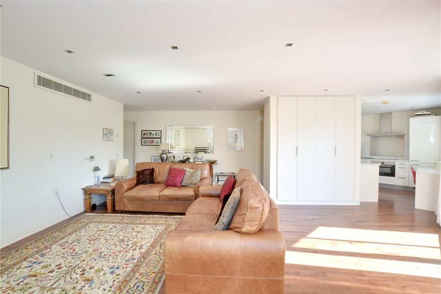 Lounge / Kitchen