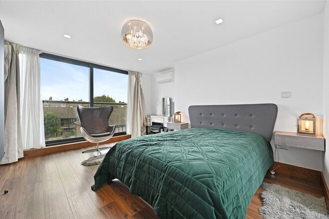Thorpebank Road, London, W12