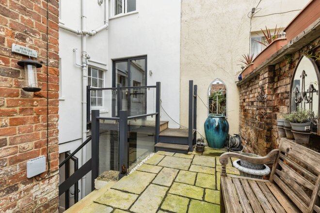 Hewlett Road, Gloucestershire, GL52
