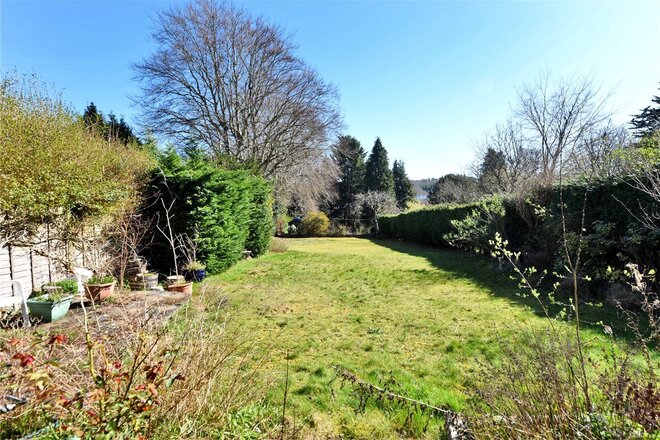 Fir Tree Road, Surrey, KT17