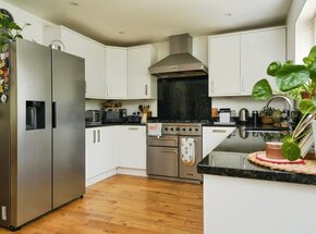 Silverthorn Close, Gloucestershire, GL53