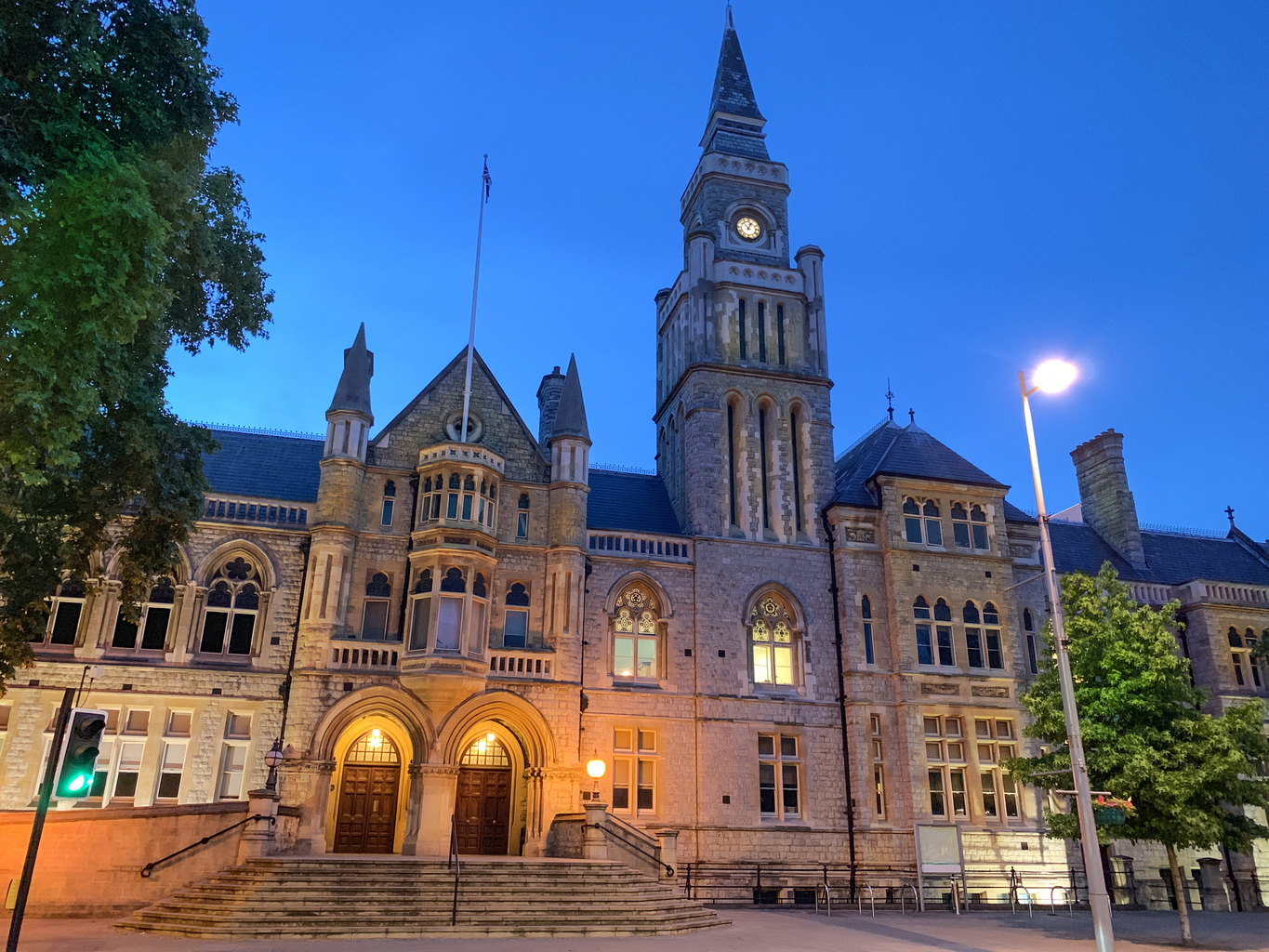 Ealing - mid image