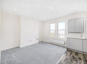 Davisville Road, London, W12