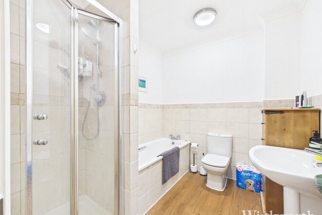 Livens Court, Ealing, W13