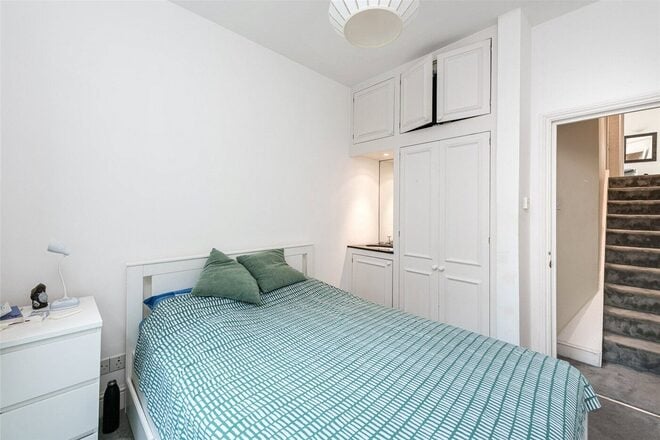 Winchester Street, London, SW1V