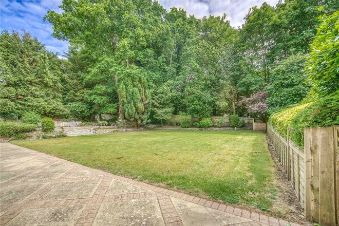 Lakeside Road, Poole, BH13