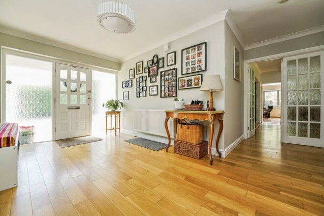 Silverthorn Close, Gloucestershire, GL53