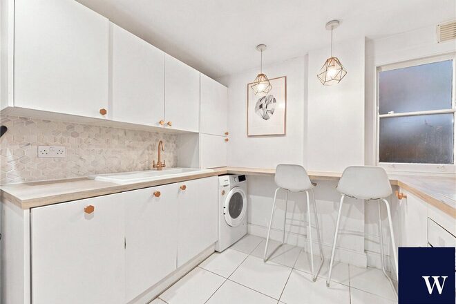 Woodside Grove, Finchley, N12