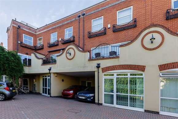 Archway Mews, London, SW15