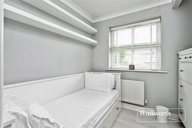 Laurel Fields, Potters Bar, EN6