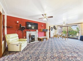 Wolmer Gardens, Edgware, HA8