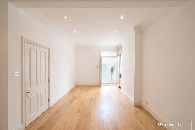 Johns Avenue, London, NW4