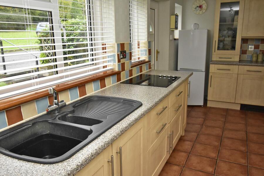 A KITCHEN 2.JPG