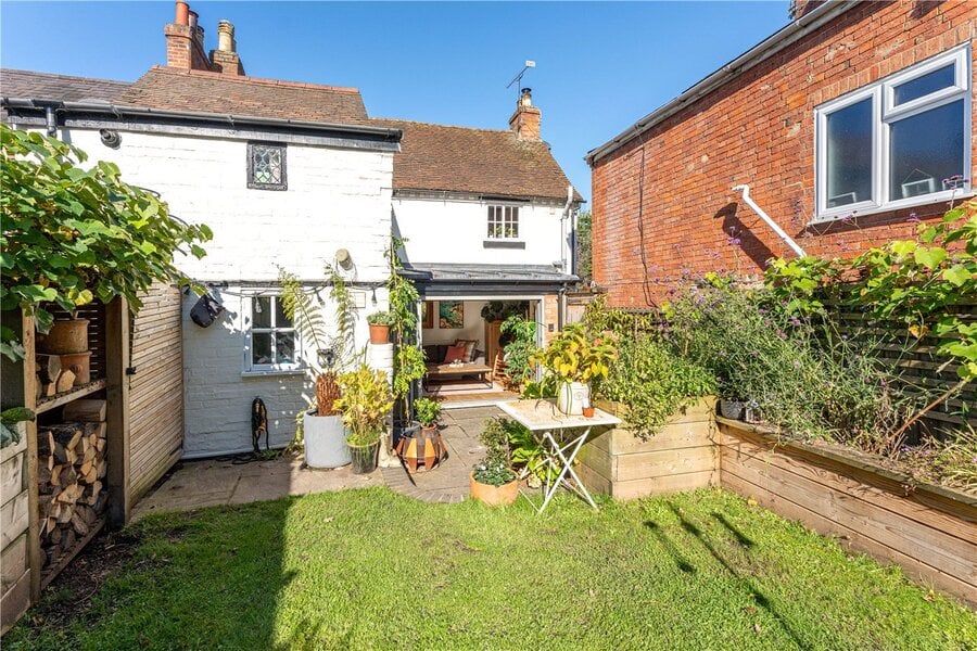 Garden To House