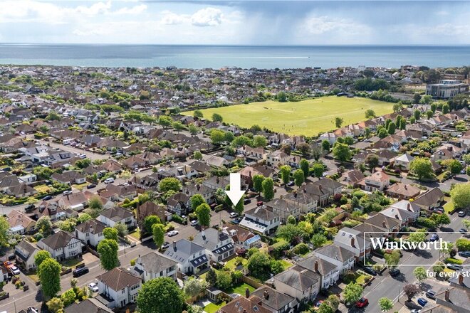 Broadlands Avenue, Dorset, BH6