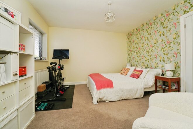 Silverthorn Close, Gloucestershire, GL53