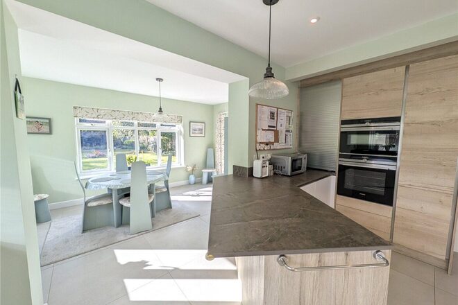 Rothesay Drive, Christchurch, BH23