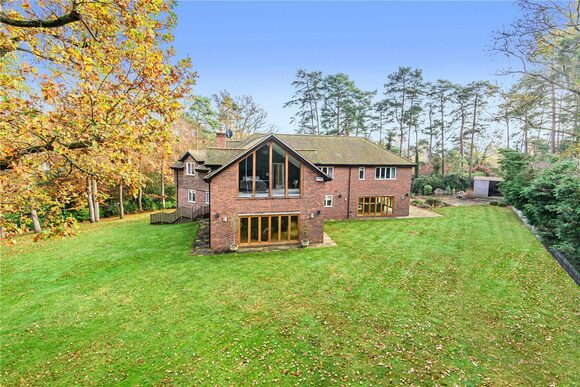 Longdown Road, Farnham, GU10