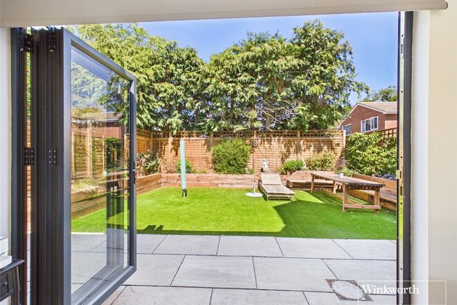 The Avenue, Reading, RG7