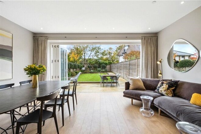 Easterby Villas, Barnes, SW13