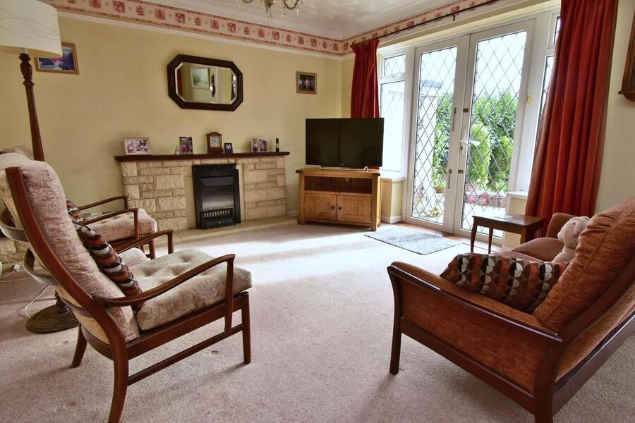A LIVING ROOM 1.JPG