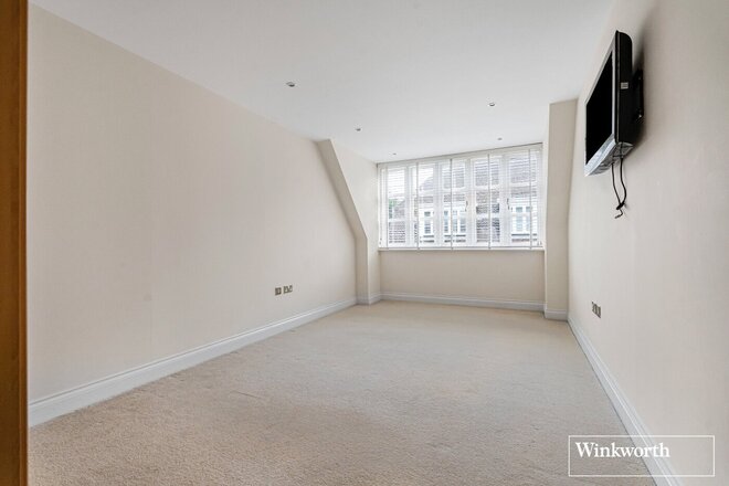 London Road, Ascot, SL5