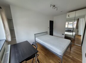 Milton Court Road, London, SE14