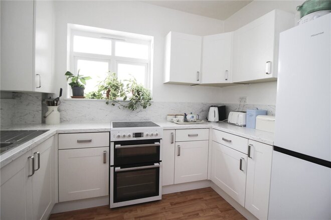 Lymington Avenue, Essex, SS9