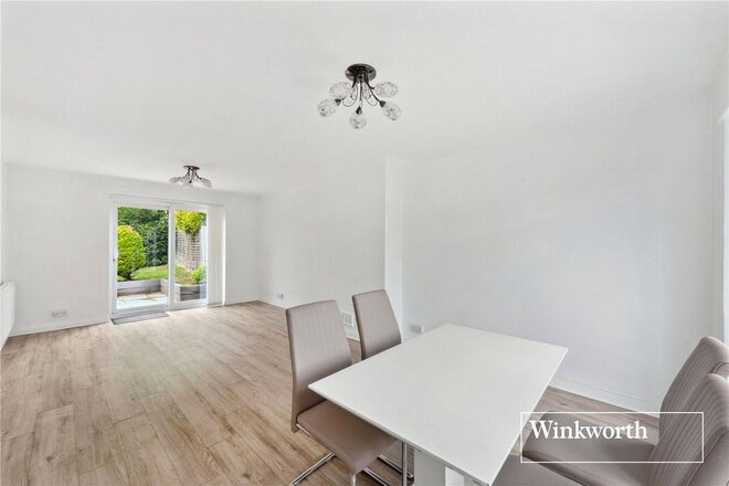 Kingsgate Avenue, London, N3