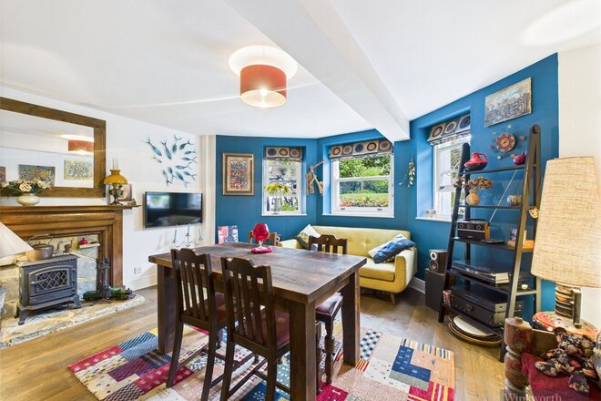 Uxbridge Road, Kingston upon Thames, KT1