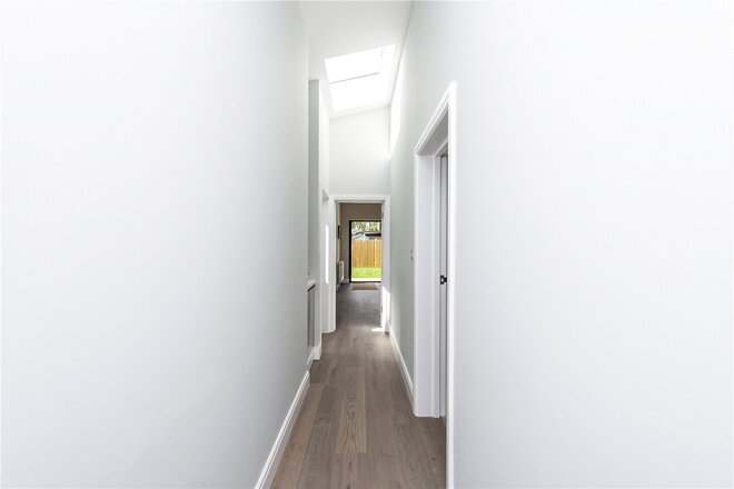 Criffel Avenue, London, SW2