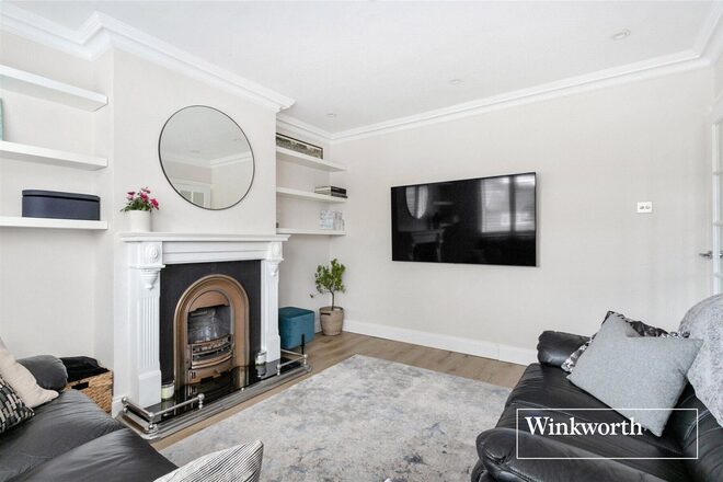 Connaught Road, Barnet, EN5
