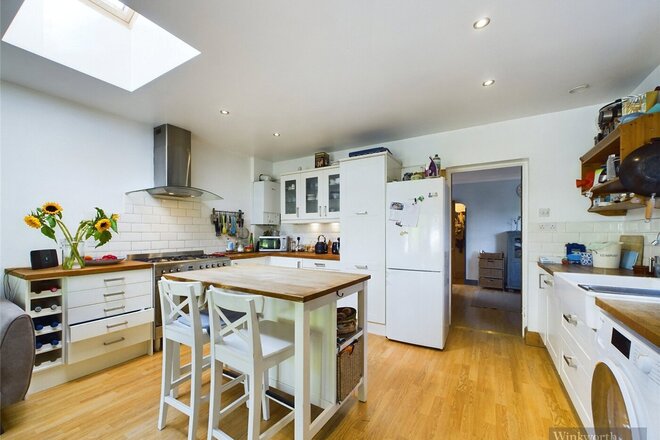 Tolworth Road, Surbiton, KT6