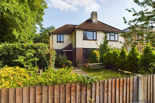 Bridge Court, Surbiton, KT5
