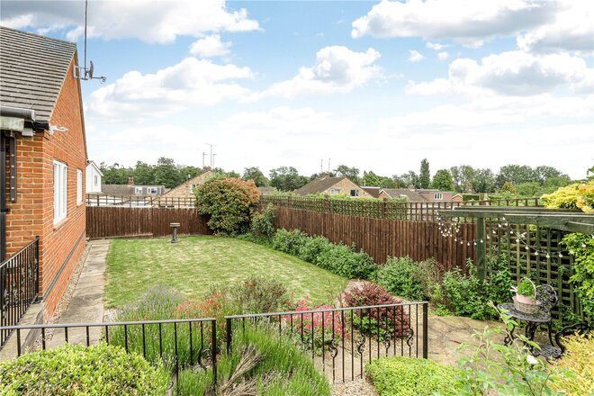 Oak Tree Close, Little Billing, NN3