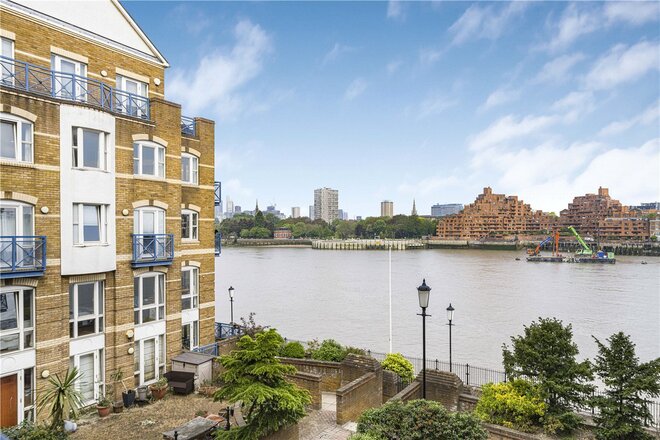 King & Queen Wharf, London, SE16