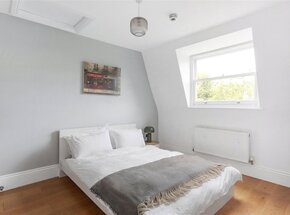 Kennington Park Road, London, SE11