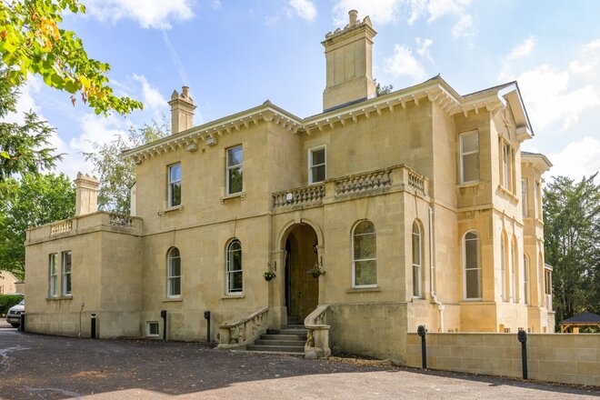 Oakfield House, Bath, BA1