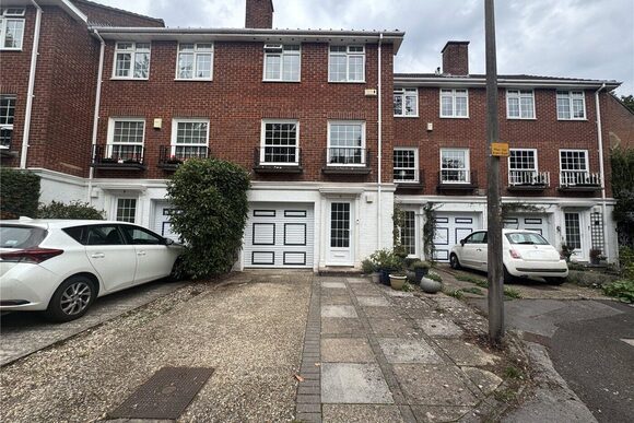 Courtwood Close, Wiltshire, SP1