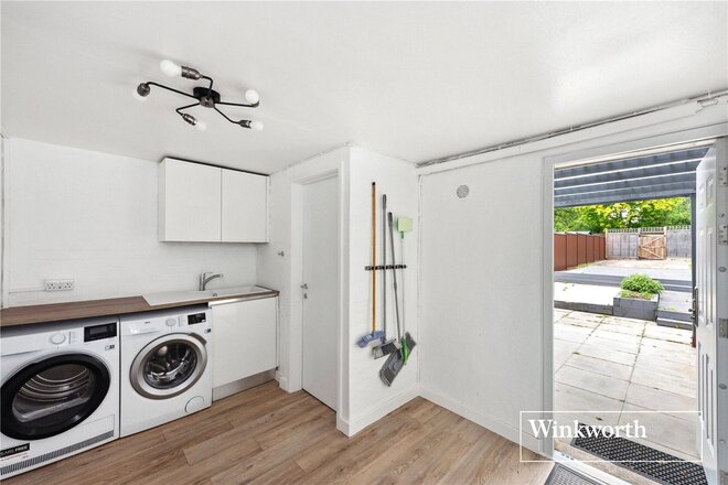 Kingsgate Avenue, London, N3