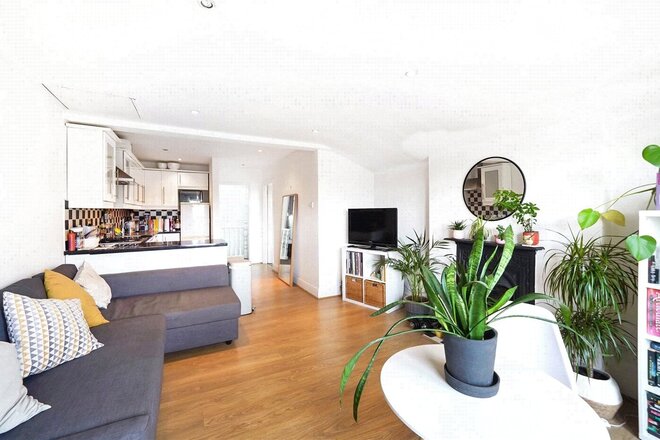 Rosebery Gardens, London, N8