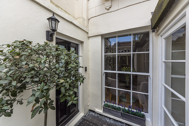 Randolph Avenue, London, W9