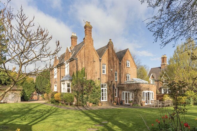 Eastnor Grove, Warwickshire, CV31