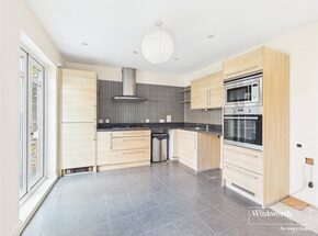 Wyatt Crescent, Reading, RG6